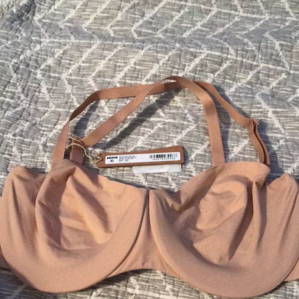 Women’s Seamless Clay color underwire smooth intimates unlined strapless bra